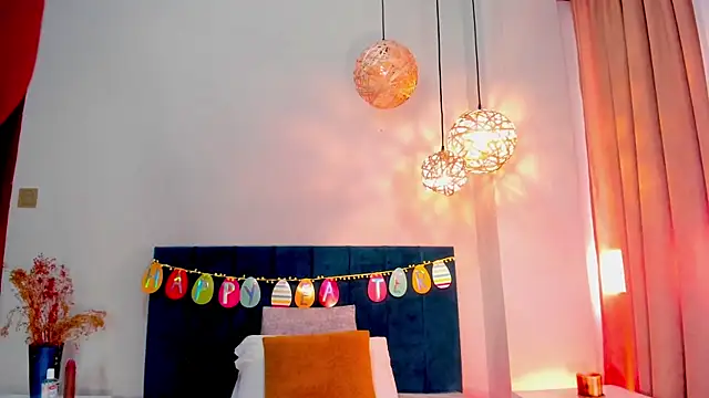 GahiaBelucci online show from April 4, 6:18 pm