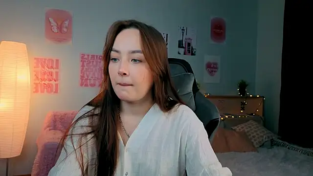 fallin lovee online show from February 5, 7:39 pm