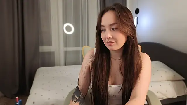 fallin lovee online show from February 13, 9:27 pm