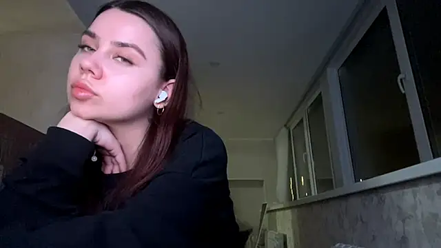 MiloyNoir online show from January 10, 6:45 pm