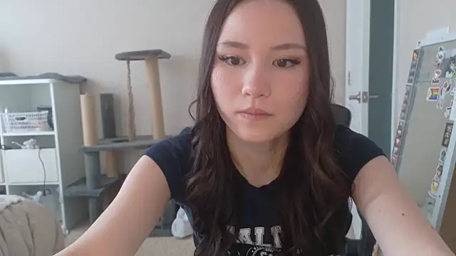 luvvivii online show from February 12, 10:33 pm