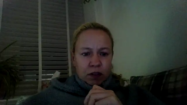 jennyblondeuk online show from February 27, 11:59 pm