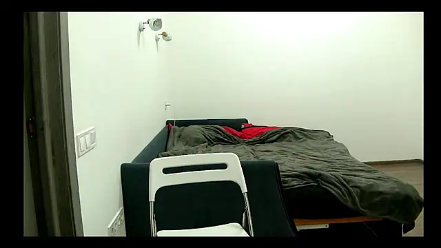 Oueen Sandra online show from January 7, 8:01 pm