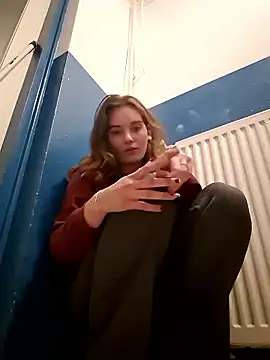 SweetCandyy69 online show from January 7, 9:18 pm