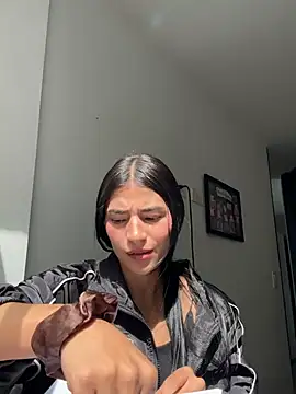 Ema Rose  online show from February 6, 7:17 pm