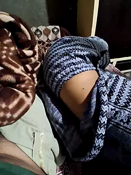 Radhacpl9528 online show from February 18, 9:58 pm