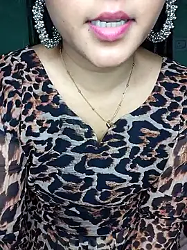 Saumyy online show from February 11, 8:43 pm