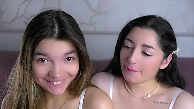 CorinnaSuttie online show from January 18, 2:08 am