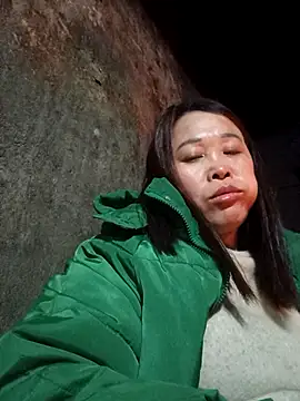 dakota-kis online show from January 15, 7:47 am