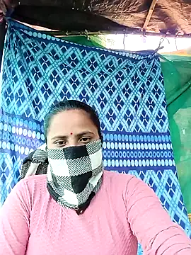 Curvy-Nina online show from January 7, 8:39 am