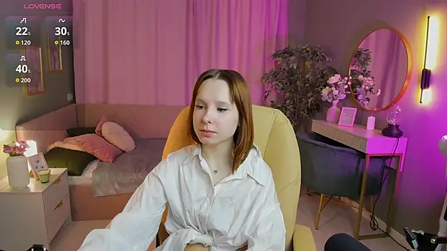 Haya Harareet online show from March 6, 7:47 am