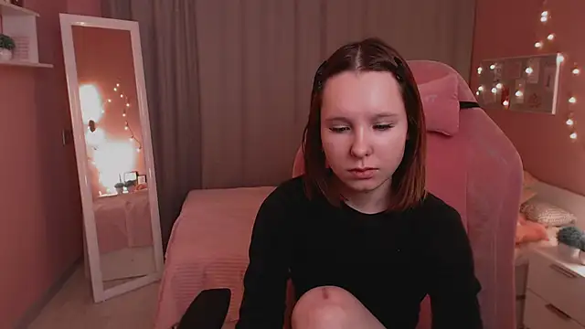 Haya Harareet online show from January 9, 1:21 am