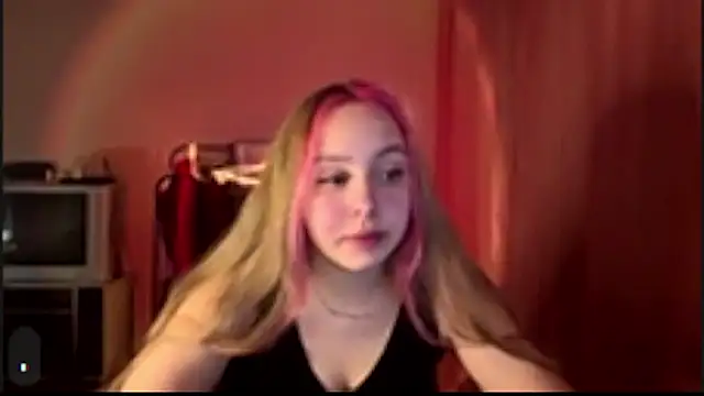 ZoraDearmon online show from February 8, 11:07 pm