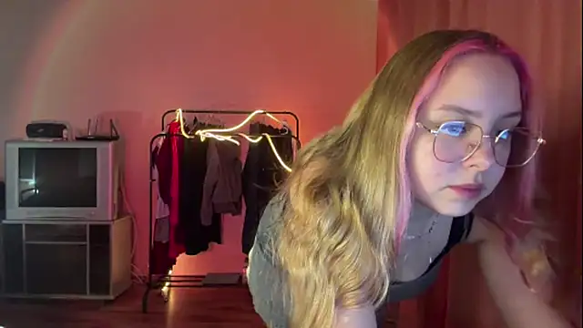 ZoraDearmon online show from February 12, 9:16 pm