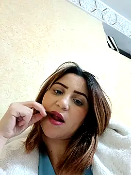 Noorarab1 online show from January 6, 3:48 pm