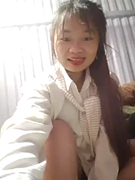  Bong 02 online show from April 18, 11:15 pm