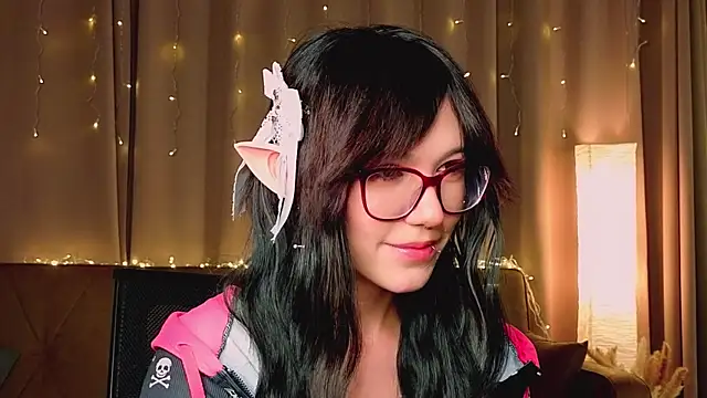 LaveraBadlam online show from January 15, 6:58 pm