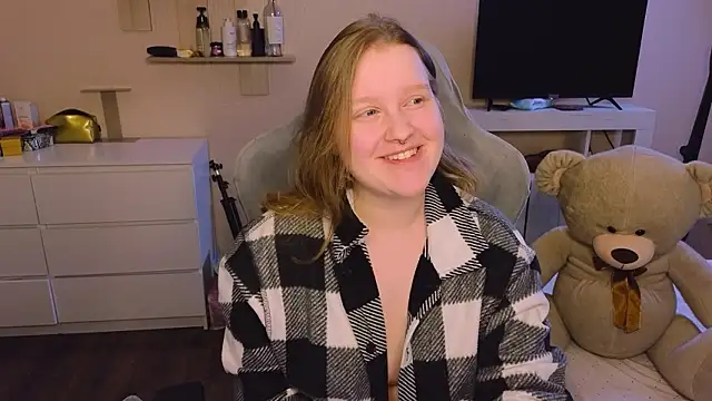 Ol1via online show from March 21, 1:16 pm