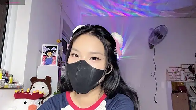 Tieu-May online show from April 19, 9:17 pm