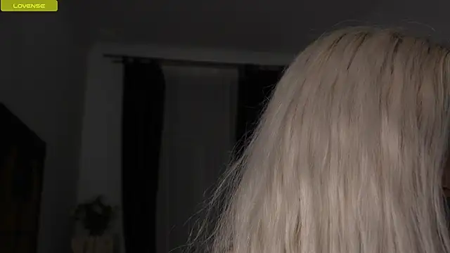 KristalCrowner online show from April 19, 7:49 pm