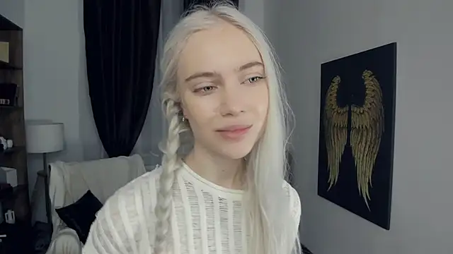 KristalCrowner online show from February 15, 7:24 pm