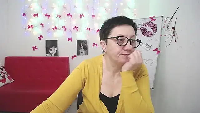 EmilyL0ve online show from March 9, 2:59 am