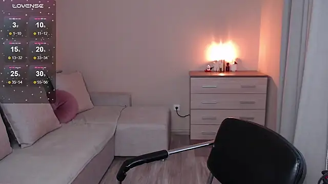 lia hetty online show from November 14, 1:11 pm