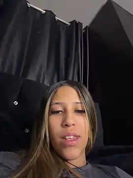 vicky bass  online show from April 11, 2:39 am