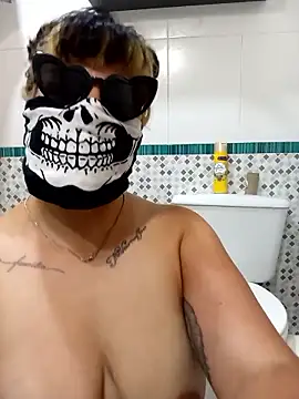 lovely-andrea online show from January 14, 3:44 am