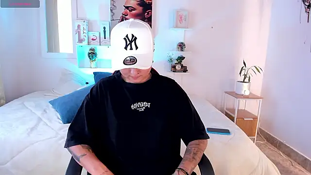 Zury Ramirez online show from March 14, 7:48 pm