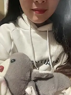 mode-bae online show from February 3, 1:49 pm