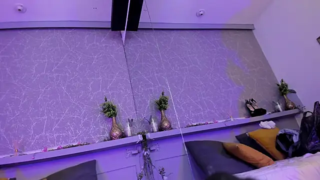 CristalBm  online show from February 20, 2:32 am