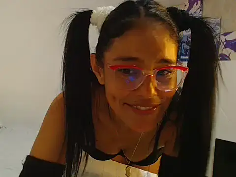 Elizabeth manzon online show from May 29, 8:29 pm