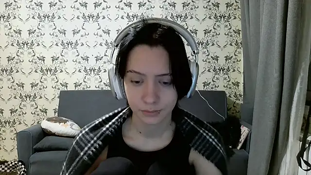 LxayBloom online show from March 9, 3:04 pm