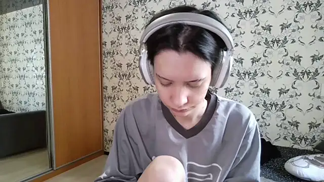 LxayBloom online show from March 13, 7:31 am