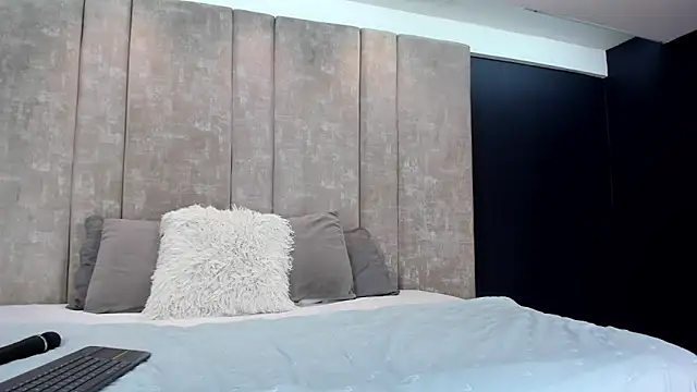 VictoriaCherry online show from February 9, 3:42 am