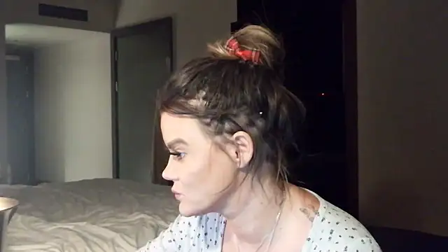 ScottishIvy online show from February 1, 10:30 pm