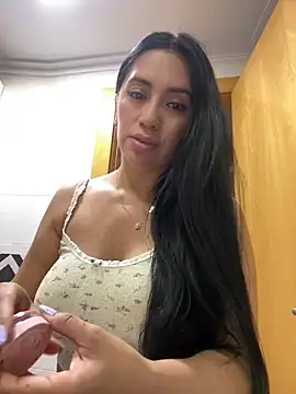 nataliia queen  online show from July 3, 7:25 am