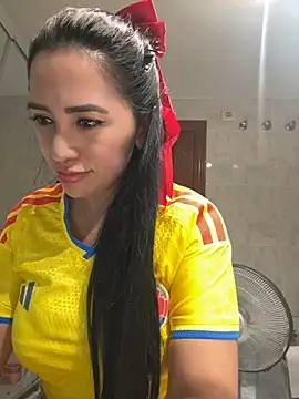 nataliia queen  online show from June 18, 1:40 am