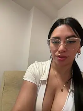 nataliia queen  online show from June 12, 3:36 am