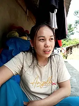 vanvan005 online show from May 15, 11:40 pm