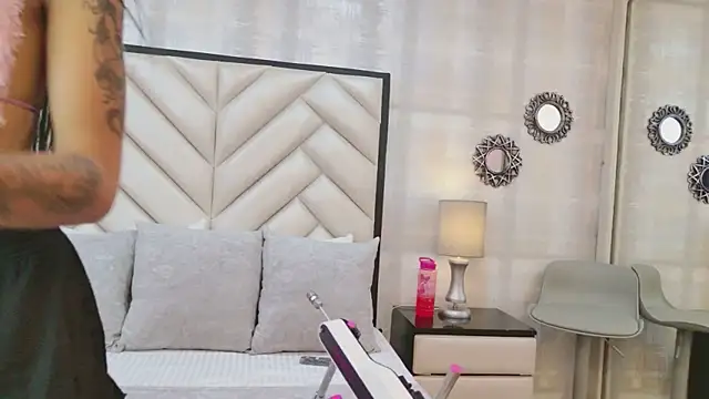 VioletFroost online show from April 27, 7:22 pm