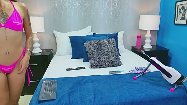 VioletFroost online show from April 8, 7:49 pm