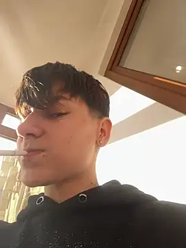 ravenryx online show from April 10, 12:33 pm