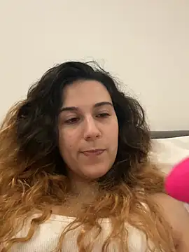 joanaguerreiru online show from March 21, 1:21 am