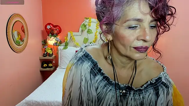 Dalila Najjar  online show from April 6, 2:40 pm