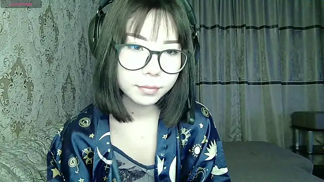 AprilOnilll online show from March 25, 5:05 pm