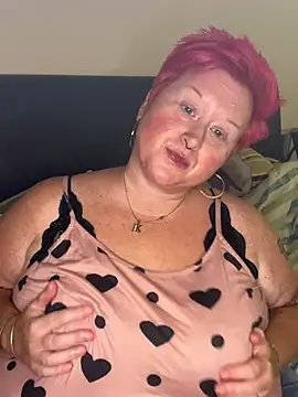 BustyRedxx online show from July 16, 8:41 am