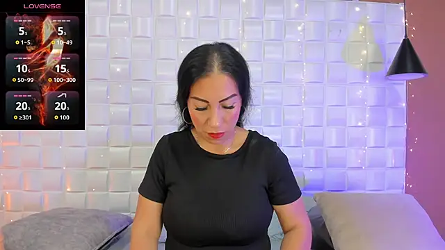 AmberJoyMilf online show from April 8, 12:18 pm