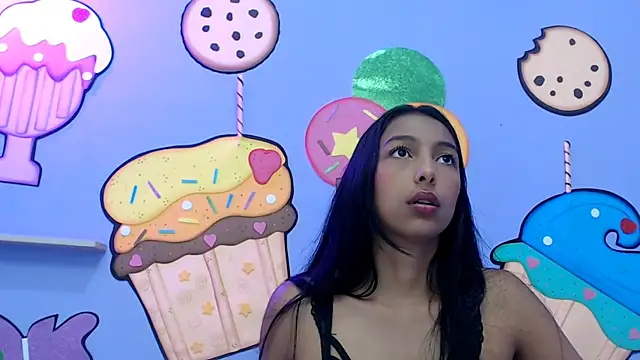 skinnysexzara18 online show from February 8, 2:04 am